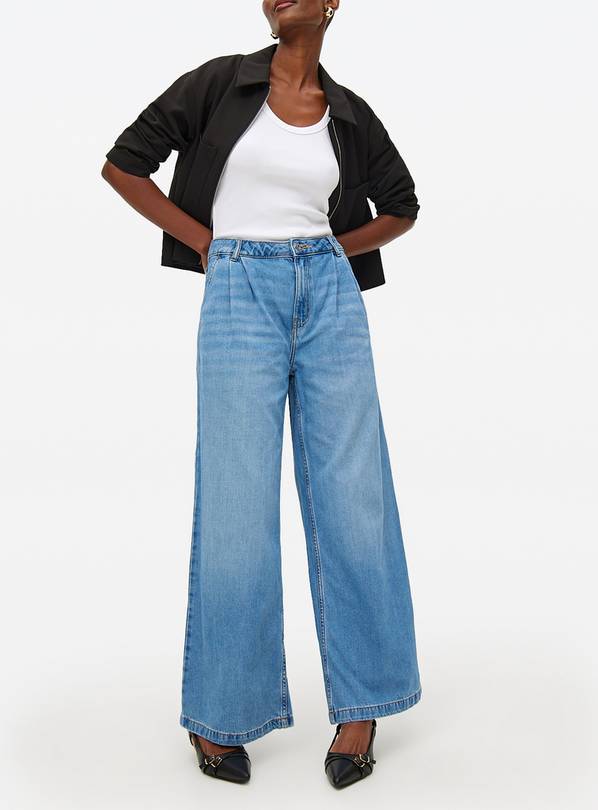 Mid Rinse Pleated Ultra Wide Leg Denim Jeans 10L